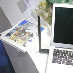 ⁦لاقط وموزع شبكة الواي فاي U6 300Mbps USB⁩ - الصورة ⁦4⁩